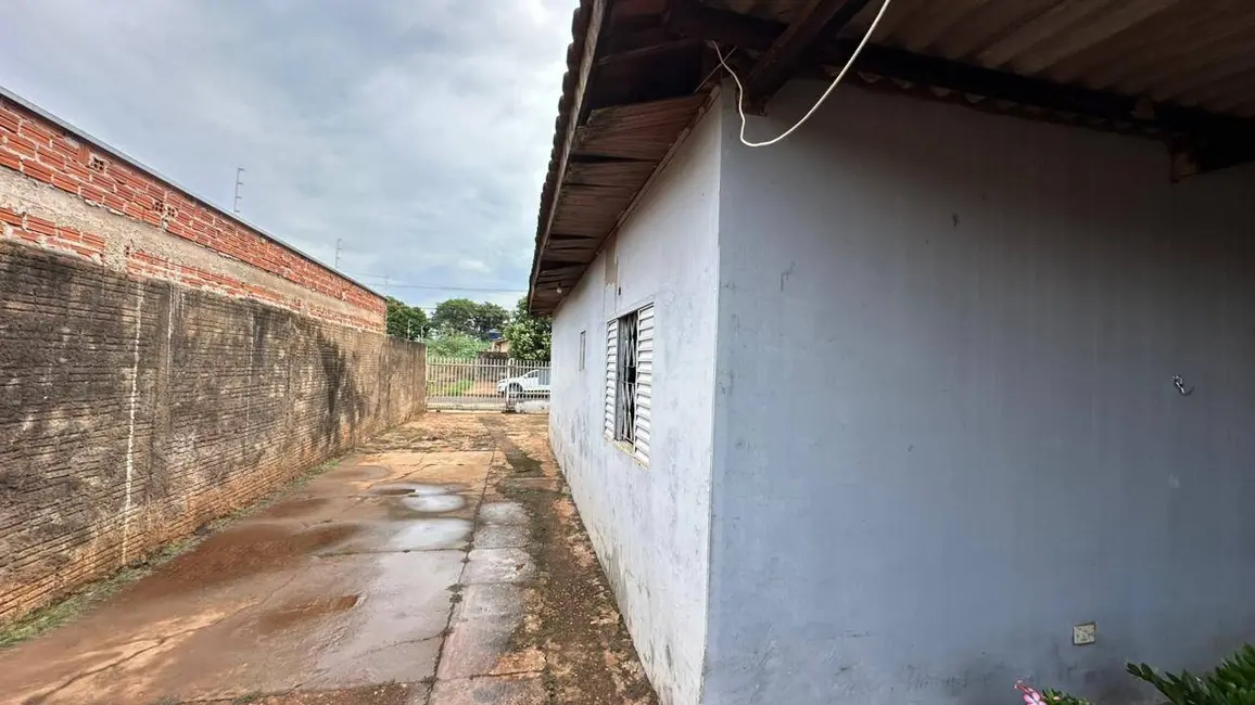 Foto 2 de Casa com 2 quartos à venda, 360m2 em Dourados - MS