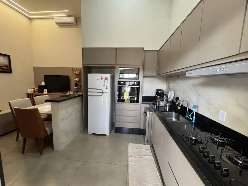Foto 4 de Casa com 3 quartos à venda, 150m2 em Dourados - MS