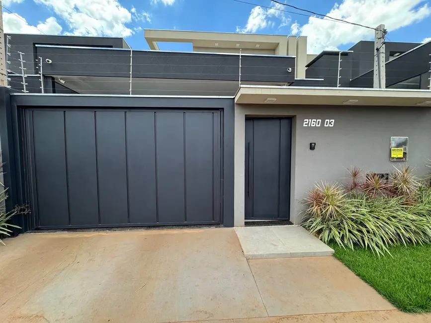 Foto 1 de Casa com 3 quartos à venda, 150m2 em Dourados - MS