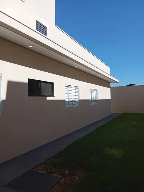 Foto 11 de Casa à venda, 264m2 em Dourados - MS