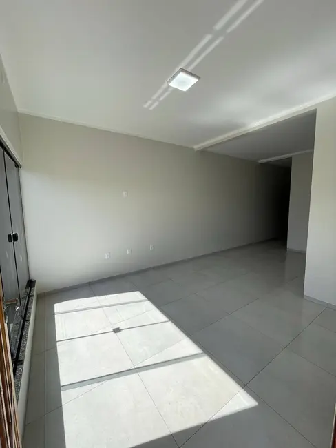 Foto 2 de Casa com 2 quartos à venda, 180m2 em Parque das Nações, Dourados - MS