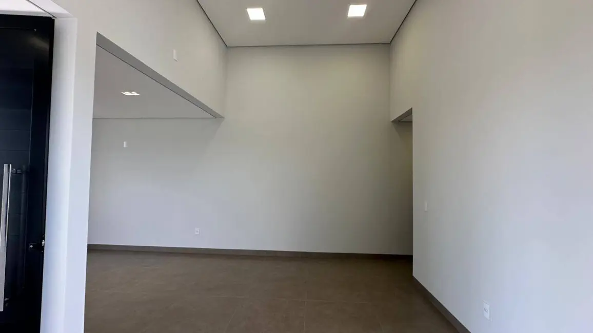 Foto 3 de Casa com 3 quartos à venda, 220m2 em Dourados - MS