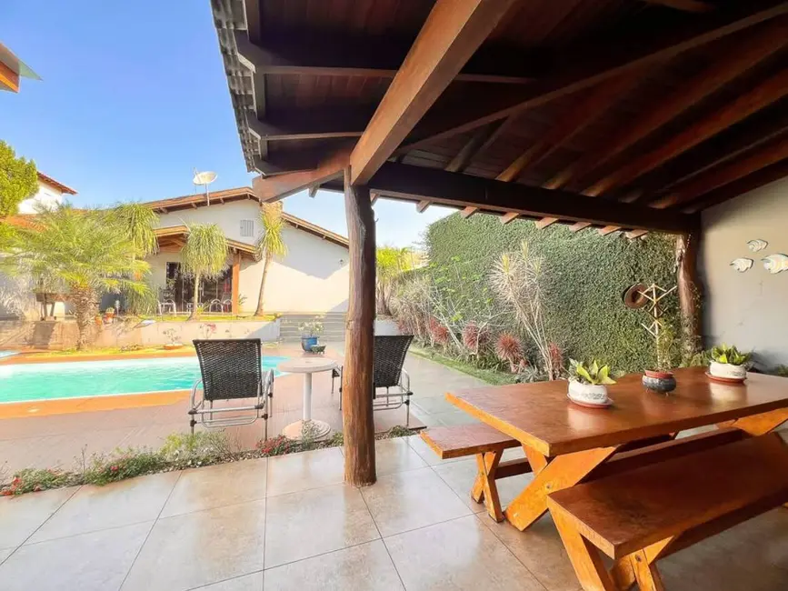 Foto 5 de Casa à venda, 600m2 em Dourados - MS