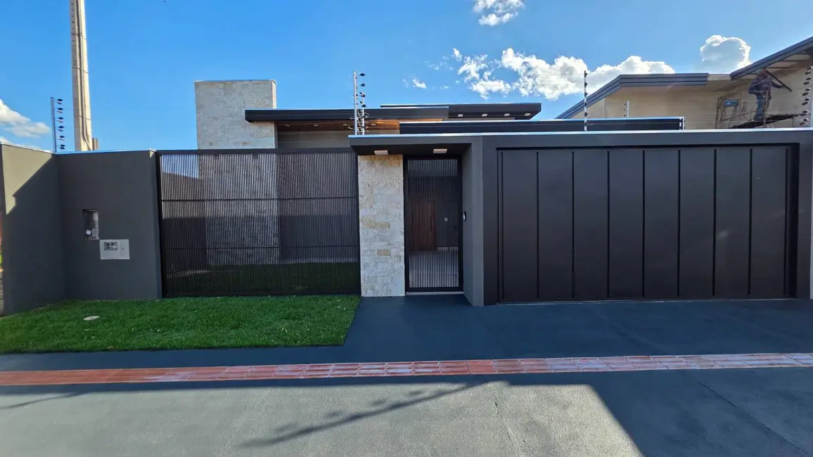 Foto 1 de Casa com 3 quartos à venda, 300m2 em Jardim Cristhais, Dourados - MS