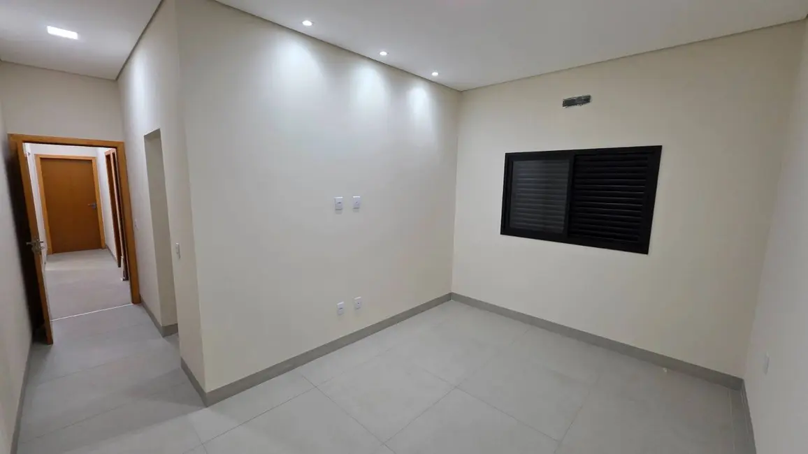 Foto 4 de Casa com 3 quartos à venda, 300m2 em Jardim Cristhais, Dourados - MS