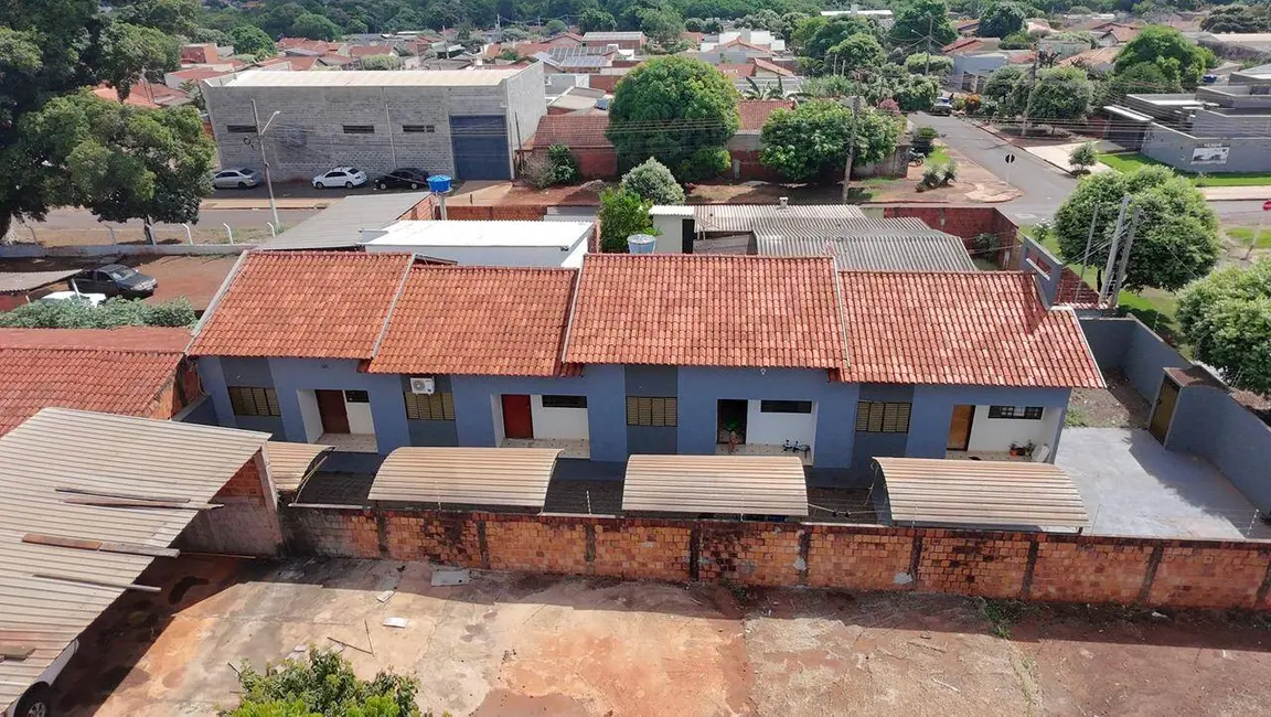 Foto 2 de Casa com 2 quartos à venda, 420m2 em Parque dos Coqueiros, Dourados - MS