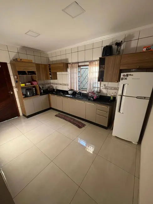 Foto 2 de Casa com 3 quartos à venda, 330m2 em Parque Nova Dourados, Dourados - MS