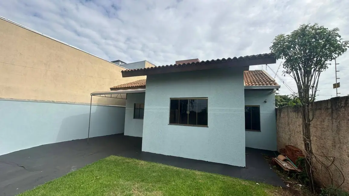Foto 2 de Casa com 3 quartos à venda, 203m2 em Dourados - MS