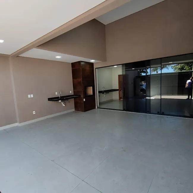 Foto 2 de Casa com 3 quartos à venda, 180m2 em Jardim Cristhais, Dourados - MS