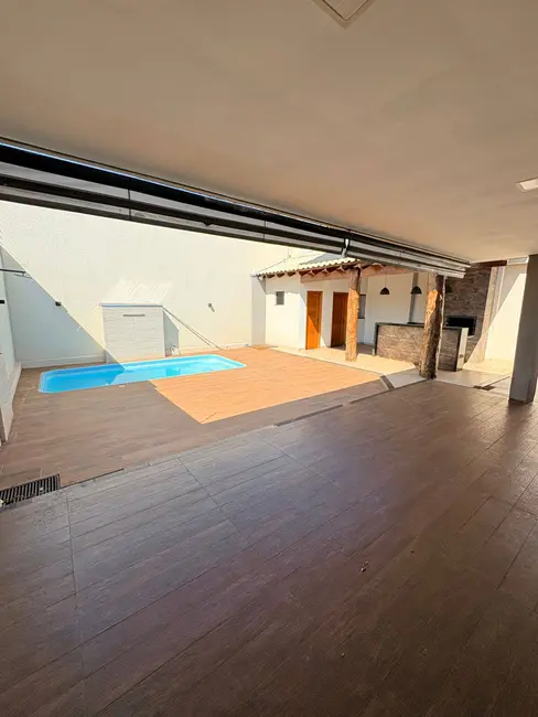 Foto 3 de Casa à venda, 360m2 em Jardim Água Boa, Dourados - MS