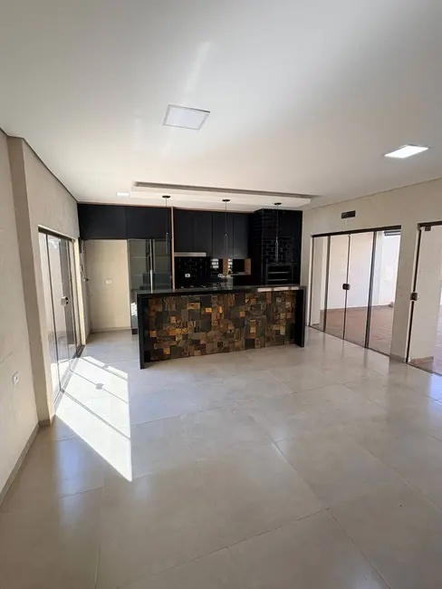 Foto 17 de Casa à venda, 360m2 em Jardim Água Boa, Dourados - MS
