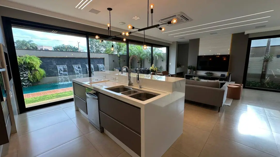 Foto 7 de Sobrado com 3 quartos à venda, 369m2 em Green Park, Dourados - MS