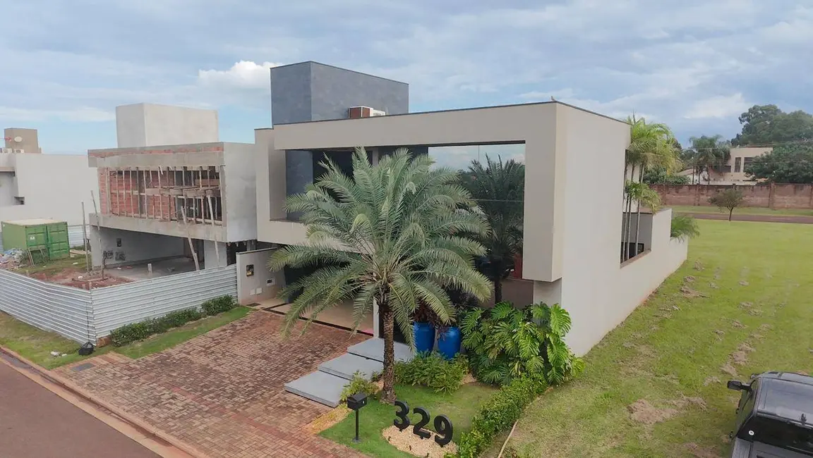 Foto 1 de Sobrado com 3 quartos à venda, 369m2 em Green Park, Dourados - MS