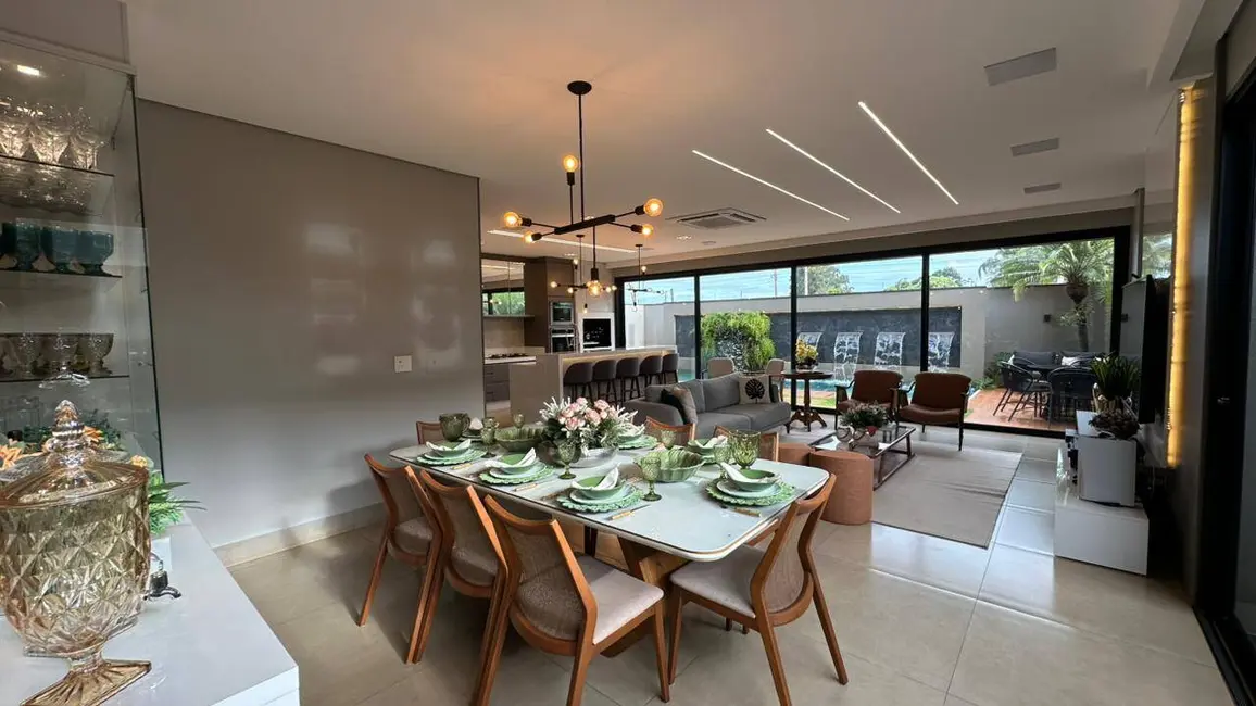 Foto 4 de Sobrado com 3 quartos à venda, 369m2 em Green Park, Dourados - MS