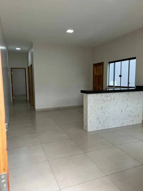 Foto 3 de Casa com 2 quartos à venda, 180m2 em Dourados - MS