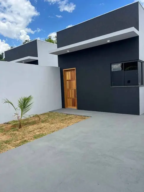 Foto 1 de Casa com 2 quartos à venda, 180m2 em Dourados - MS