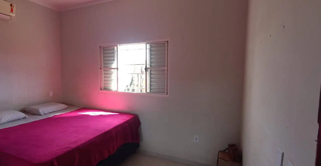 Foto 3 de Casa com 2 quartos à venda, 300m2 em Jardim Cristhais, Dourados - MS