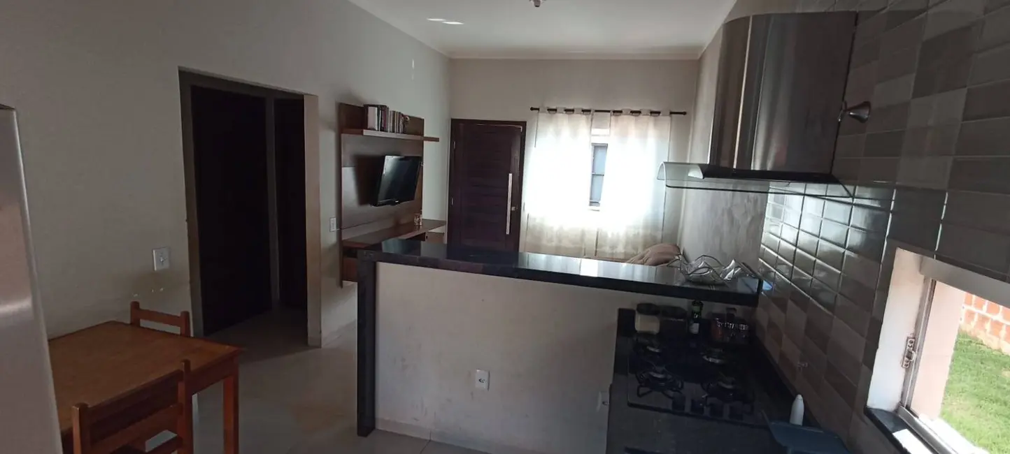 Foto 2 de Casa com 2 quartos à venda, 300m2 em Jardim Cristhais, Dourados - MS