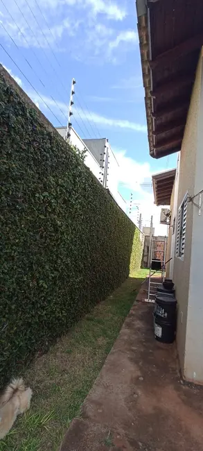 Foto 6 de Casa com 2 quartos à venda, 300m2 em Jardim Cristhais, Dourados - MS
