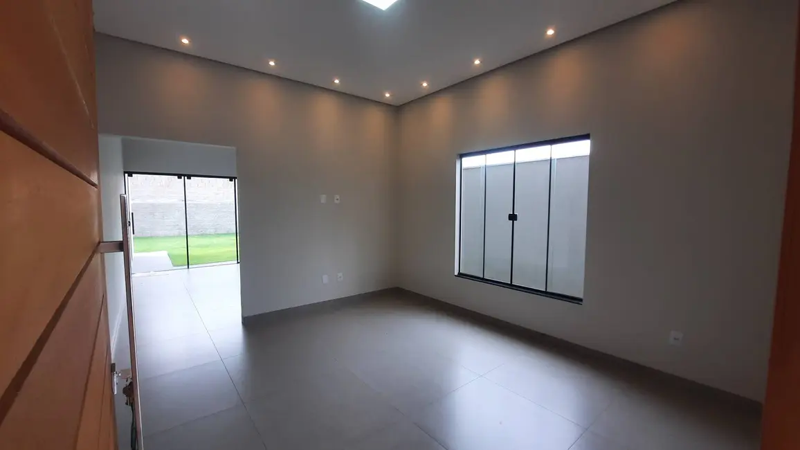 Foto 5 de Casa com 3 quartos à venda, 300m2 em Jardim Cristhais, Dourados - MS