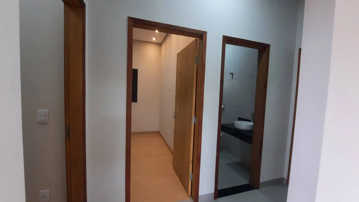 Foto 7 de Casa com 3 quartos à venda, 300m2 em Jardim Cristhais, Dourados - MS