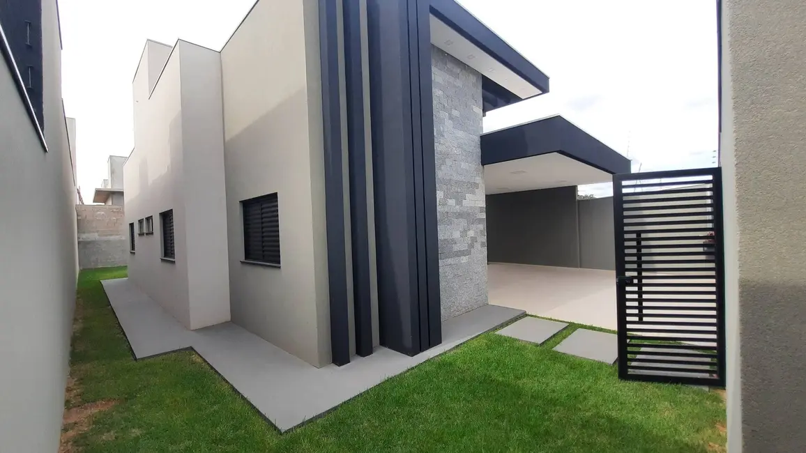 Foto 4 de Casa com 3 quartos à venda, 300m2 em Jardim Cristhais, Dourados - MS