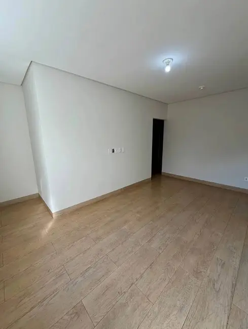Foto 2 de Casa com 3 quartos à venda, 150m2 em Parque dos Jequitibás, Dourados - MS