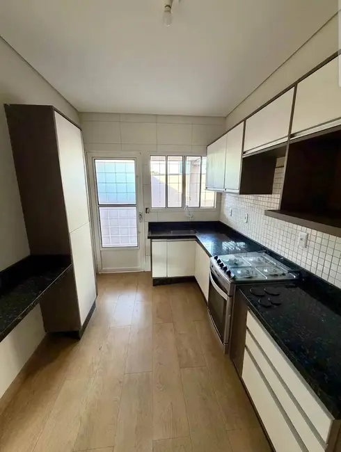 Foto 5 de Casa com 3 quartos à venda, 150m2 em Parque dos Jequitibás, Dourados - MS