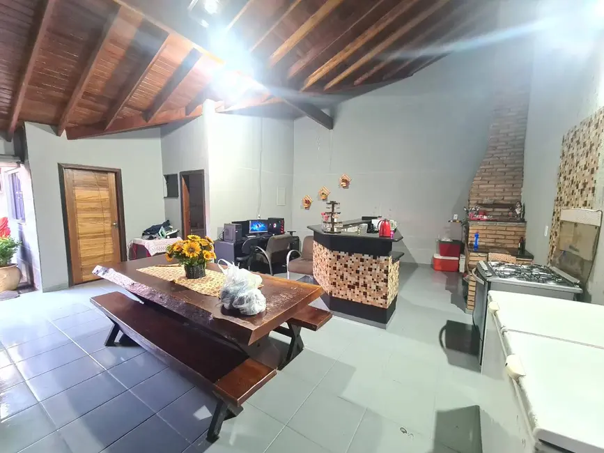 Foto 2 de Casa com 3 quartos à venda, 220m2 em Parque Alvorada, Dourados - MS