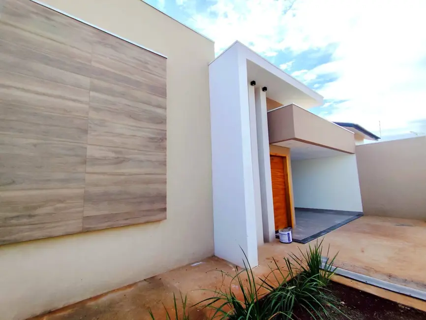 Foto 2 de Casa com 3 quartos à venda, 360m2 em Dourados - MS