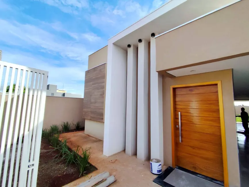 Foto 3 de Casa com 3 quartos à venda, 360m2 em Dourados - MS