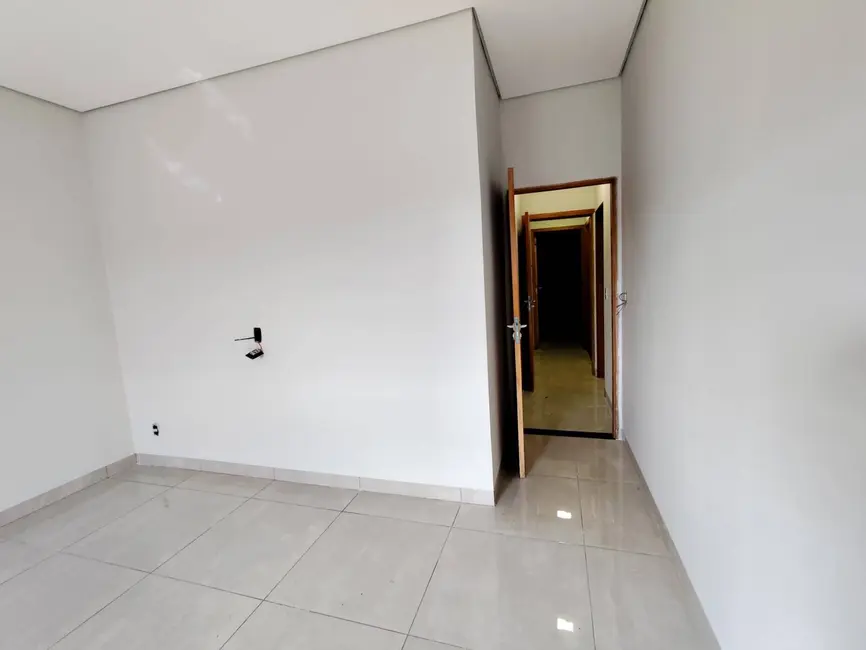 Foto 9 de Casa com 3 quartos à venda, 360m2 em Dourados - MS
