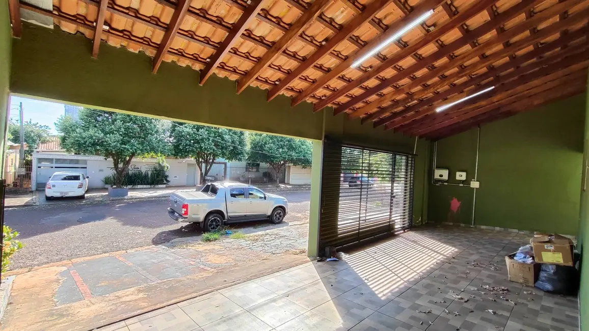 Foto 2 de Casa com 3 quartos à venda, 242m2 em Cohafaba III Plano, Dourados - MS