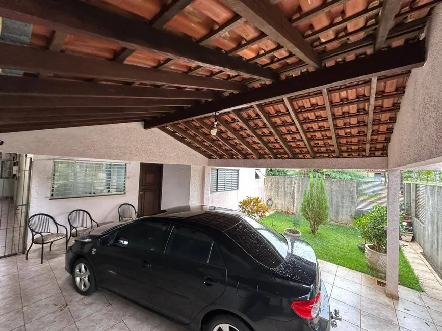 Foto 2 de Casa com 3 quartos à venda, 200m2 em BNH I Plano, Dourados - MS