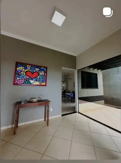 Foto 2 de Casa com 3 quartos à venda, 360m2 em Parque Alvorada, Dourados - MS
