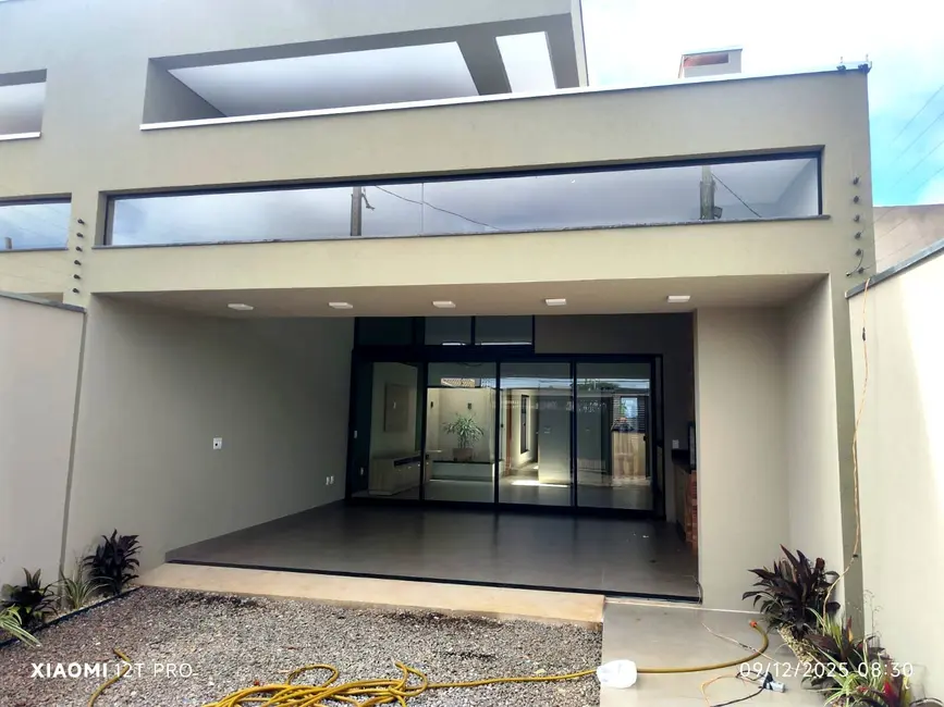 Foto 2 de Casa com 3 quartos à venda, 173m2 em Dourados - MS