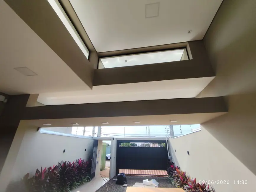 Foto 1 de Casa com 3 quartos à venda, 173m2 em Dourados - MS