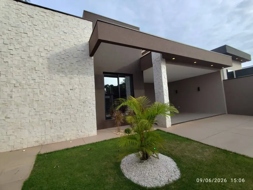 Foto 1 de Casa com 3 quartos à venda, 360m2 em Dourados - MS