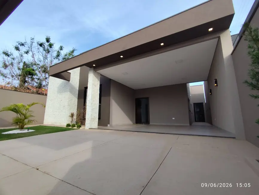 Foto 2 de Casa com 3 quartos à venda, 360m2 em Dourados - MS
