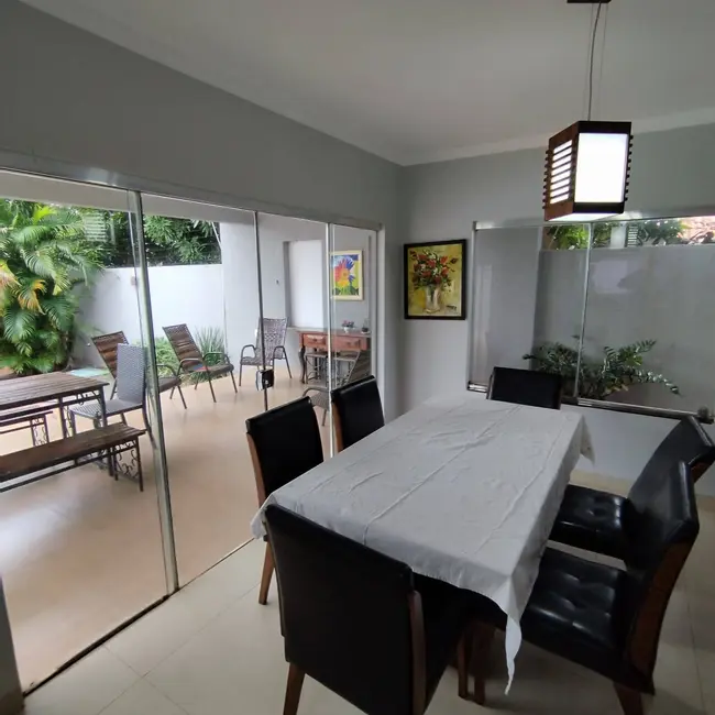 Foto 4 de Casa com 3 quartos à venda, 360m2 em Parque Alvorada, Dourados - MS
