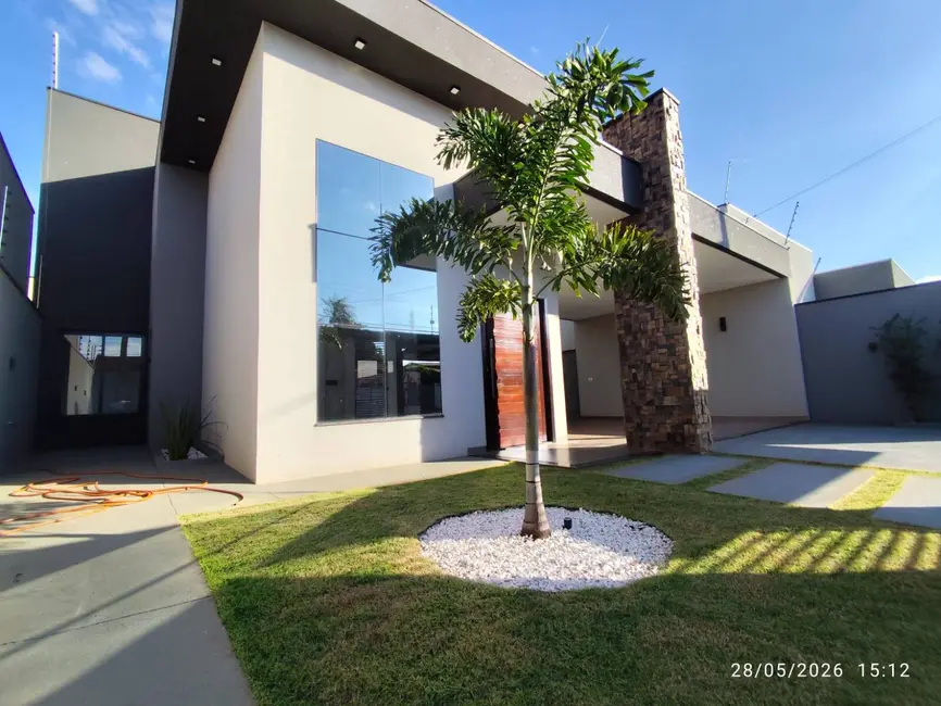 Casa com 3 quartos à venda, 360m2 em Dourados - MS - imagem 1 Foto 1 de Casa com 3 quartos à venda, 360m2 em Dourados - MS