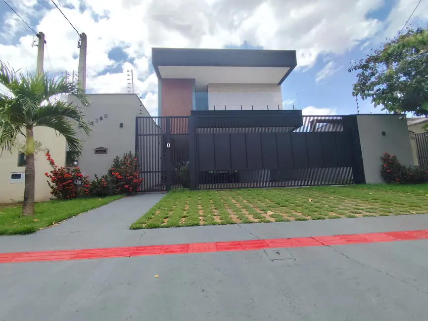 Foto 2 de Casa com 3 quartos à venda, 360m2 em Dourados - MS