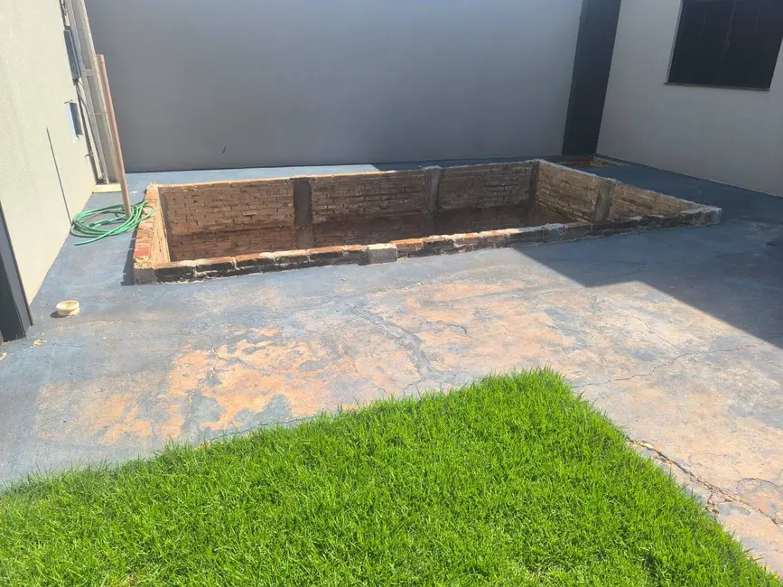 Foto 3 de Casa com 3 quartos à venda, 228m2 em Dourados - MS