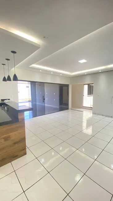 Foto 8 de Casa com 3 quartos à venda, 228m2 em Dourados - MS