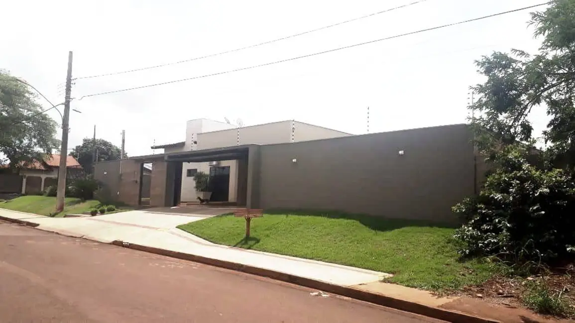 Foto 2 de Casa com 3 quartos à venda, 420m2 em Parque Alvorada, Dourados - MS