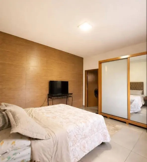 Foto 3 de Casa com 2 quartos à venda, 600m2 em Jardim Climax, Dourados - MS
