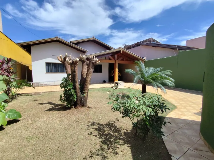 Foto 3 de Casa com 3 quartos à venda, 375m2 em Jardim Santa Maria, Dourados - MS