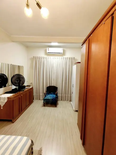 Foto 6 de Casa com 3 quartos à venda, 300m2 em BNH I Plano, Dourados - MS