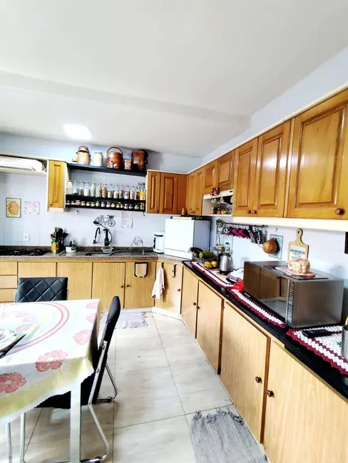 Foto 5 de Casa com 3 quartos à venda, 300m2 em BNH I Plano, Dourados - MS