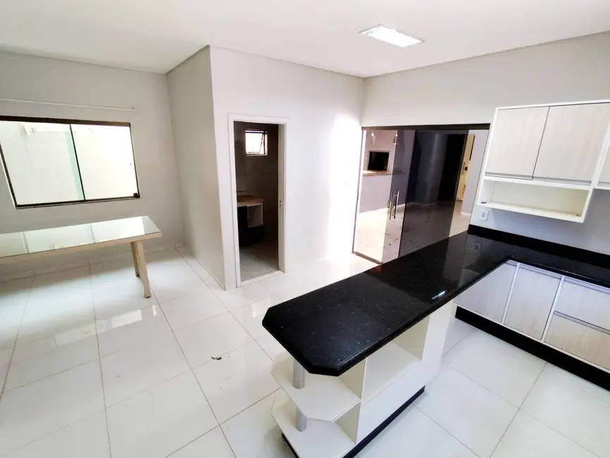 Foto 3 de Casa com 3 quartos à venda, 360m2 em Jardim São Pedro, Dourados - MS